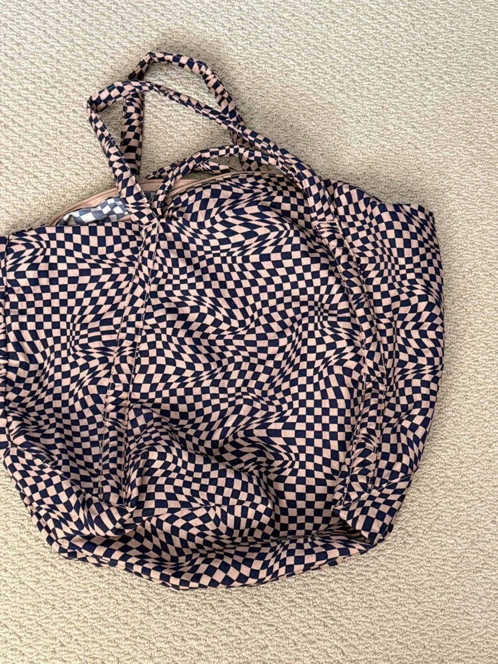 Baggu Trippy checker cloud carry on like new - Picture 2 of 5